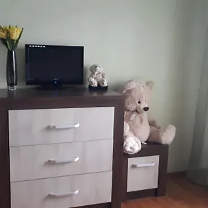 Tulips - For Overnight Travelers, Close To The Airport, Parking Проживание в семье София
